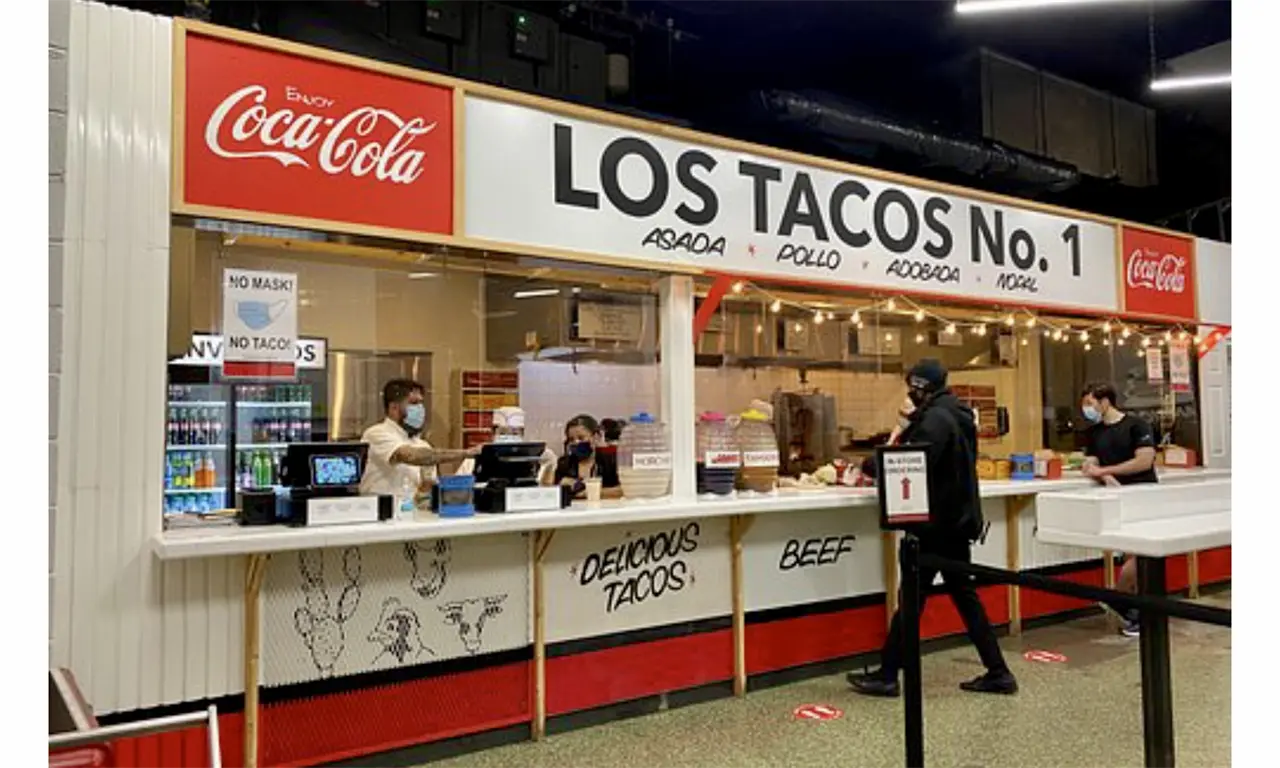  Probó el chile y no le gustó, turista alemán demanda por 1.7 millones a taquería mexicana por salsa picante 