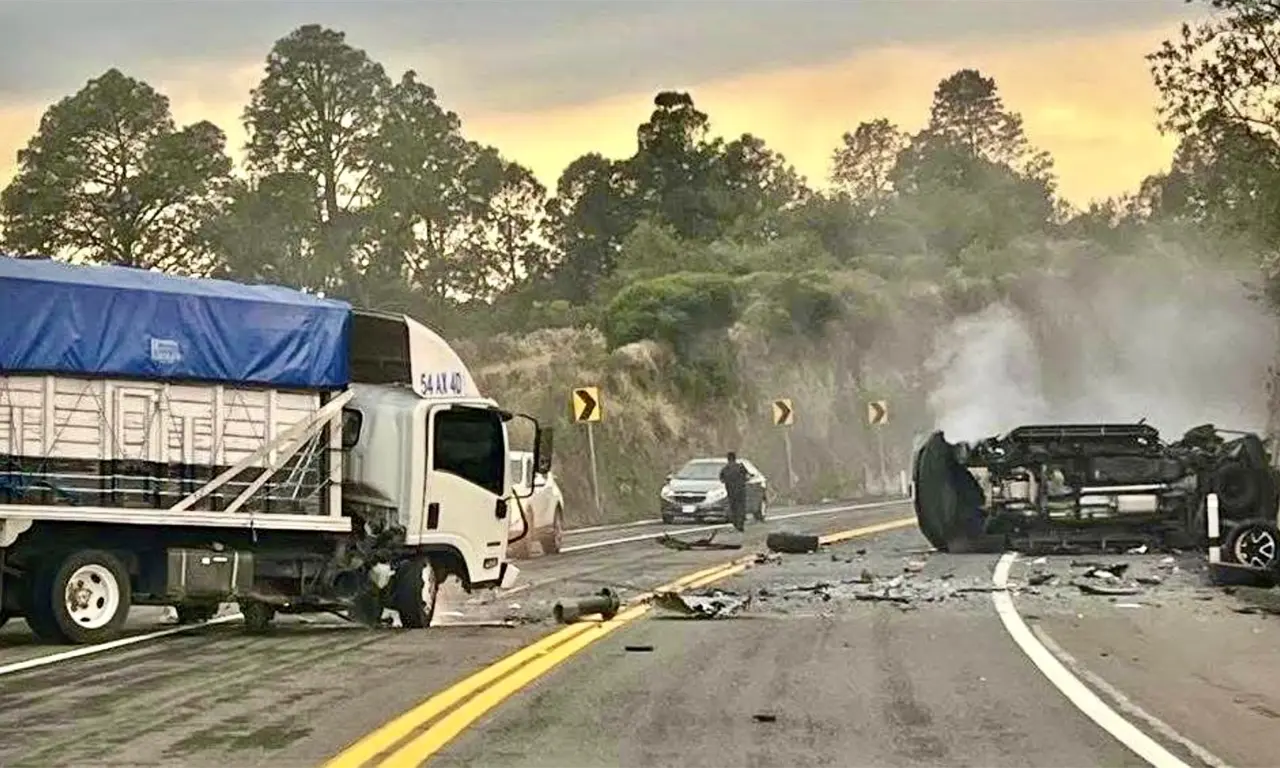  Muere hijo de directivo ligado a AT&amp;T en trágico choque rumbo a Valle de Bravo; viajaba con el hijo del CEO de BBVA 