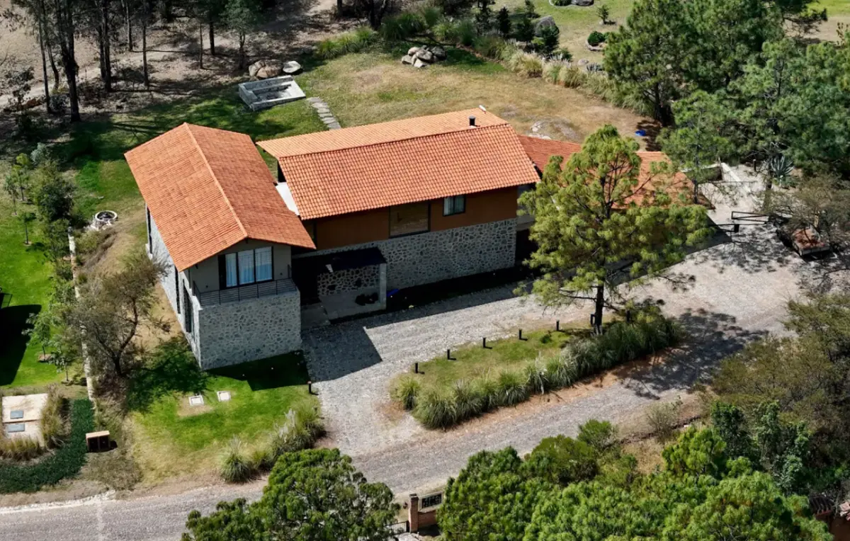 La FGR informó que el lugar donde se encontraban las cabañas no fue asegurado de inmediato por motivos de seguridad. Especial