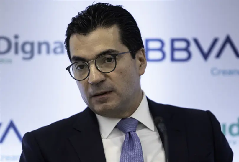 El director de BBVA M&eacute;xico volvi&oacute; a la atenci&oacute;n p&uacute;blica tras la muerte de su hijo Diego Osuna en un accidente.