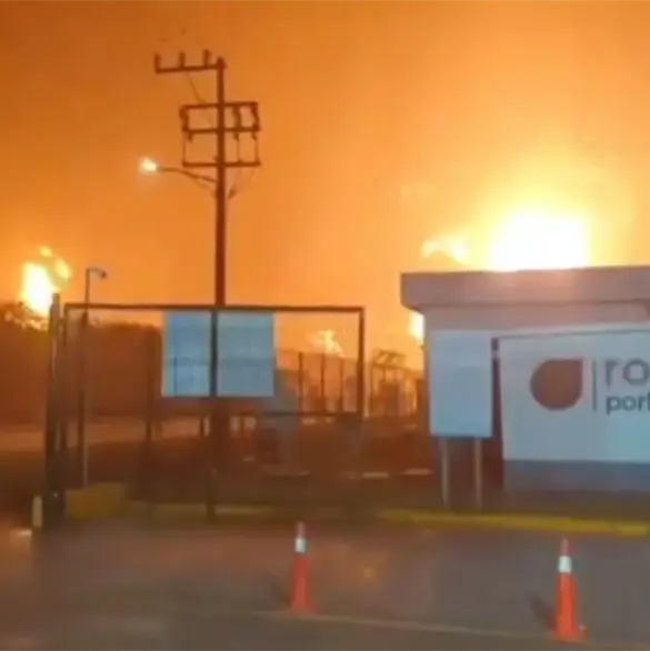 Tragedia en Dos Bocas: mueren cinco personas tras explosi&oacute;n e incendio en la refiner&iacute;a Olmeca