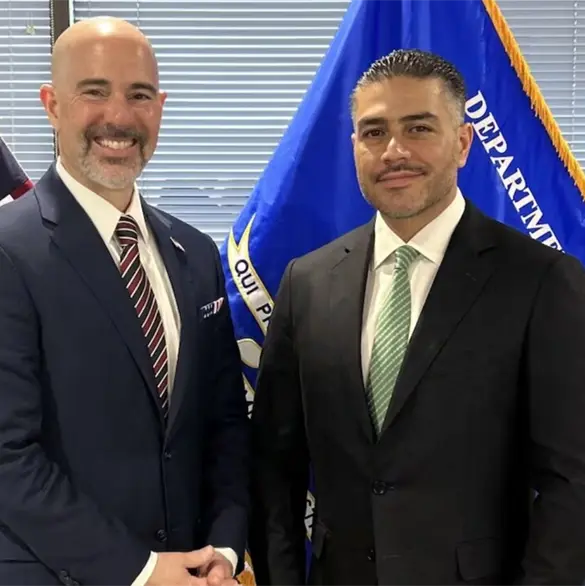 Harfuch se re&uacute;ne con director de la DEA para reforzar combate a narcotr&aacute;fico y tr&aacute;fico de armas