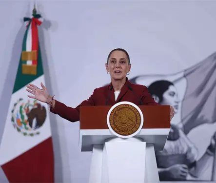 Incendio en refiner&iacute;a Dos Bocas: Sheinbaum pide mover escuela cercana