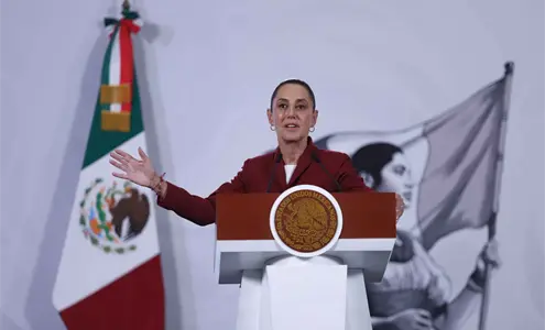 Incendio en refiner&iacute;a Dos Bocas: Sheinbaum pide mover escuela cercana