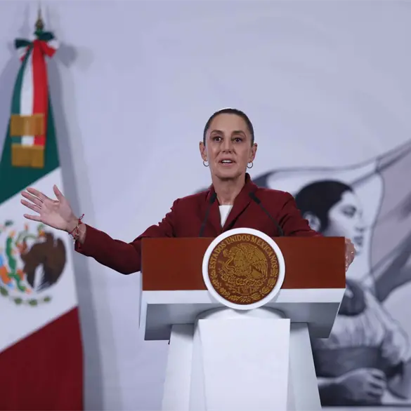 Incendio en refinería Dos Bocas: Sheinbaum pide mover escuela cercana