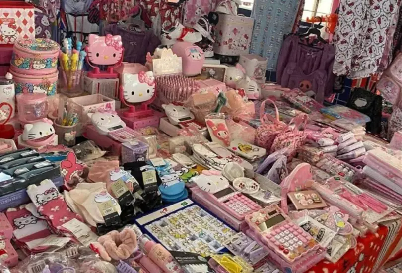 Uno de los momentos más esperados será el pastel de aniversario, programado para que los asistentes puedan reunirse para compartir este instante simbólico.