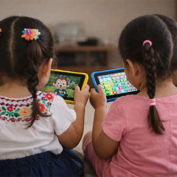 &iquest;Qu&eacute; infancia queremos? El debate urgente sobre pantallas en primera infancia