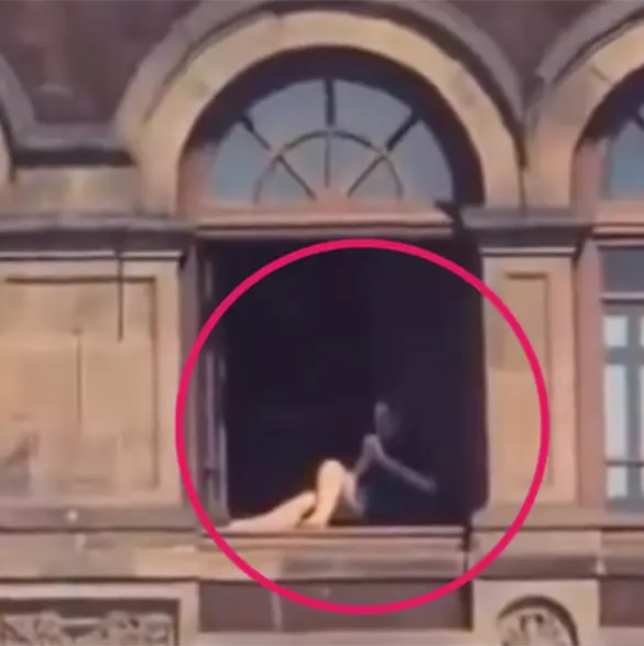 La verdad detr&aacute;s del video de la mujer bronce&aacute;ndose las piernas en Palacio Nacional 