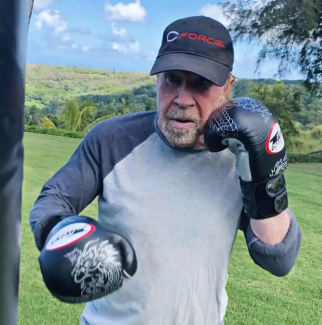 Muere Chuck Norris Especial