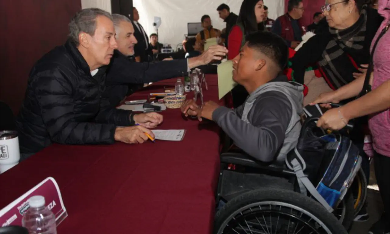  Durante la jornada, vecinas y vecinos acudieron para plantear inquietudes, solicitudes y problemáticas que forman parte de su vida cotidiana. 