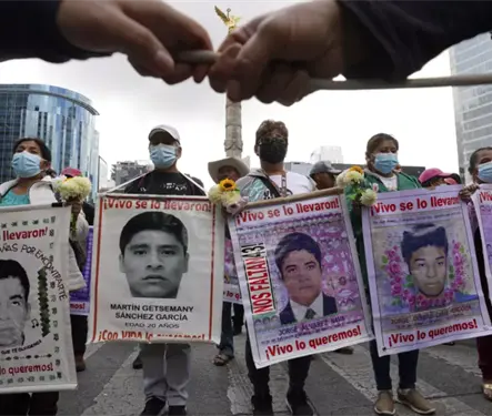 Caso Ayotzinapa: hallan restos &oacute;seos de 2014 en funeraria de Iguala
