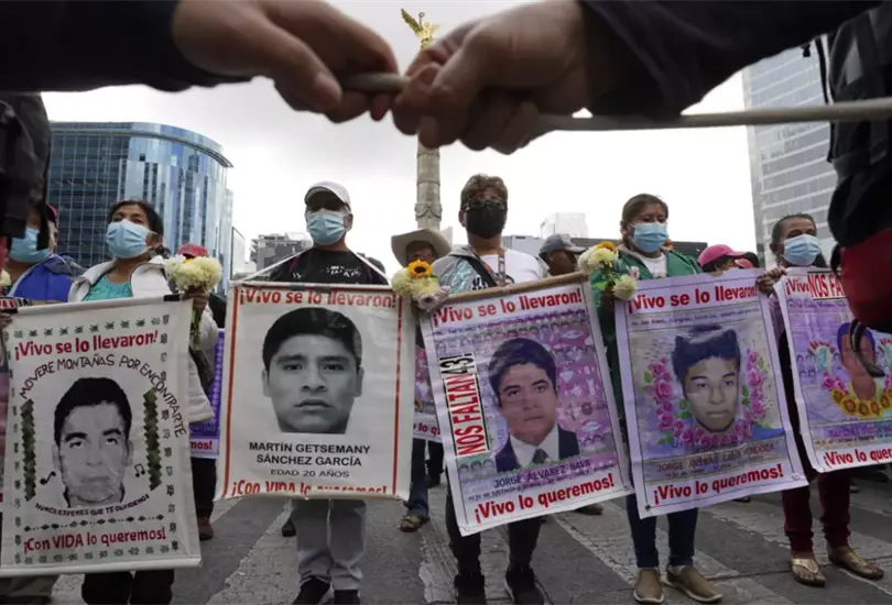 Hallan restos óseos en Iguala; aún no se confirma vínculo con los normalistas. Hallan restos óseos en Iguala; aún no se confirma vínculo con los normalistas.