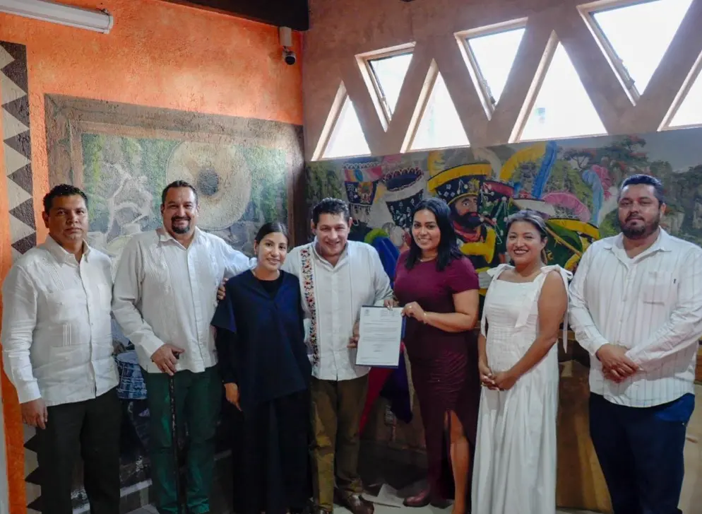 Su nombramiento como secretaria municipal ocurrió por parte del alcalde Jesús Corona. Facebook.