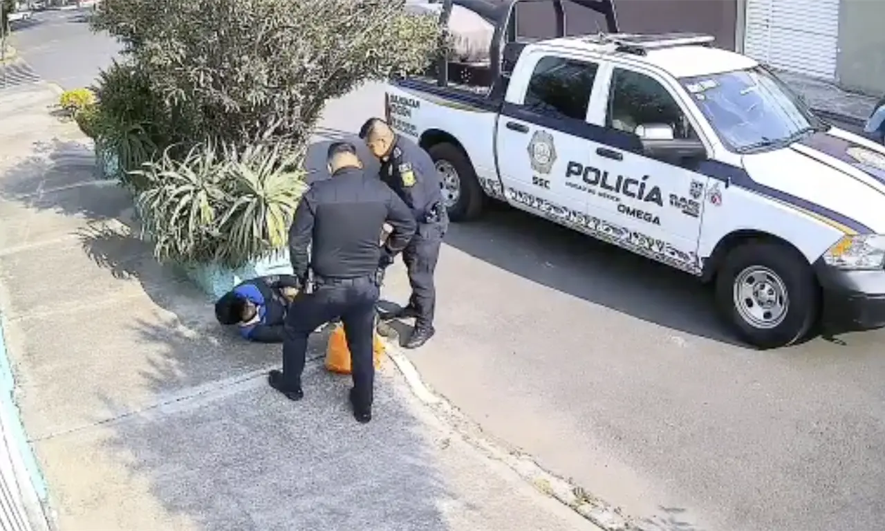  Policía es suspendido tras golpear sin razón alguna a jardinero en Coyoacán 