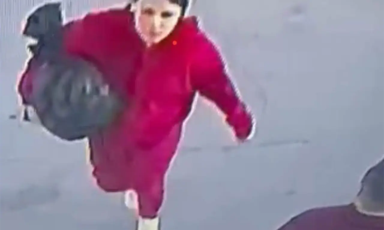  De acuerdo con su testimonio, los hechos ocurrieron la mañana del 10 de marzo en el domicilio familiar, cuando se disponía a bañar al menor. 