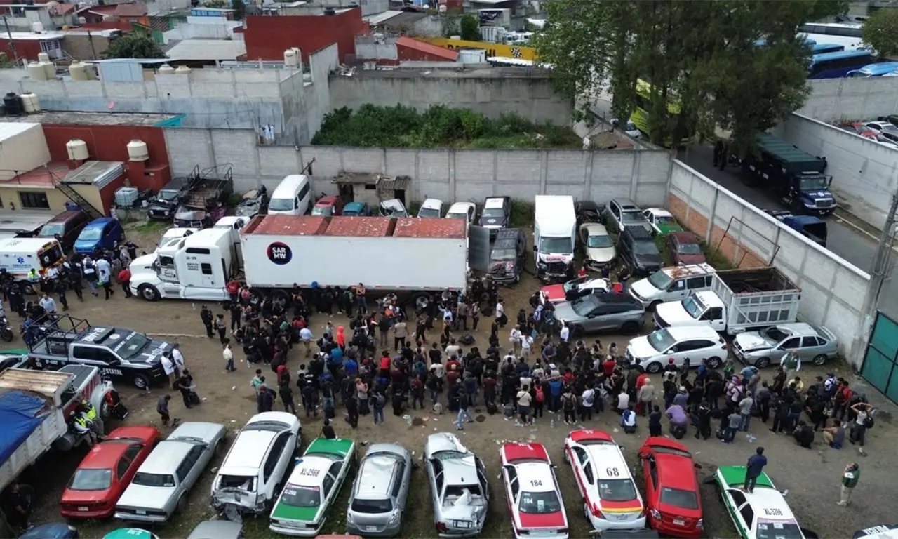  Gritos desde un tráiler revelan horror en Veracruz; rescatan a 229 migrantes hacinados en Xalapa 