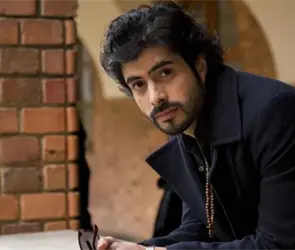 Jos&eacute; &Aacute;ngel Bichir reaparece tras caer de un tercer piso en la Narvarte; as&iacute; luce 