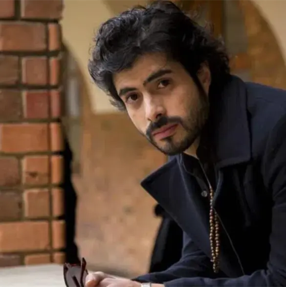 José Ángel Bichir reaparece tras caer de un tercer piso en la Narvarte; así luce 