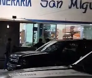 "Guardar&eacute; en mi alma cada abrazo": Dan el &uacute;ltimo adi&oacute;s a profesoras asesinadas por un alumno en Michoac&aacute;n