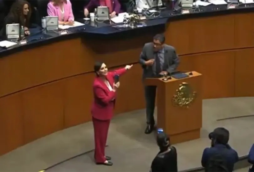 "¡Narco!" vs "¡Demuéstramelo!": Lilly Téllez y Saúl Monreal se gritonean en el Senado por el Plan B "¡Narco!" vs "¡Demuéstramelo!": Lilly Téllez y Saúl Monreal se gritonean en el Senado por el Plan B