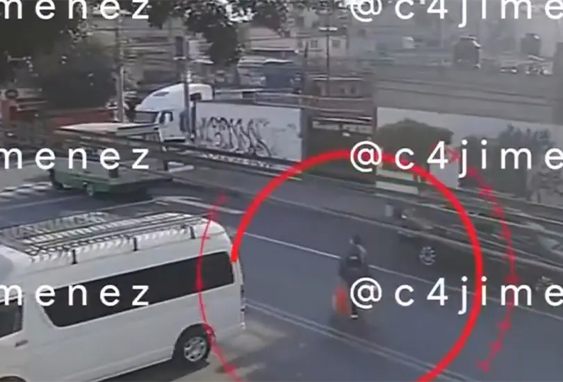 Vecino apu&ntilde;ala con segueta a Paty por vender postres en Coyoac&aacute;n