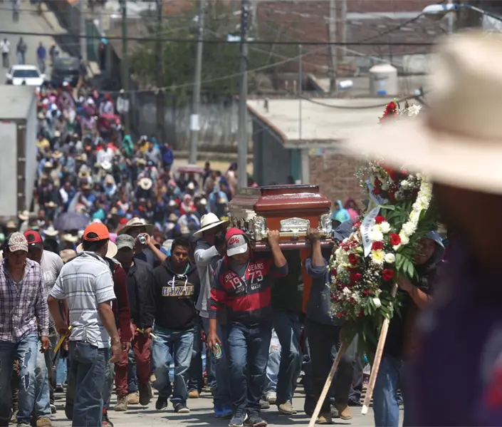 La masacre de Arantepacua: ejecuciones, tortura y abusos que persiguen a Aureoles