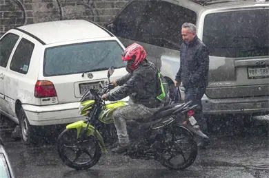 Montachoques evolucionan en CDMX: ahora usan motos para estafar más rápido Montachoques evolucionan en CDMX: ahora usan motos para estafar más rápido