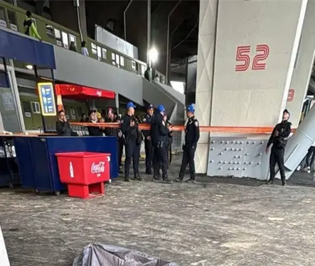 Identifican al aficionado que muri&oacute; en la reinauguraci&oacute;n del Azteca tras caer de un palco