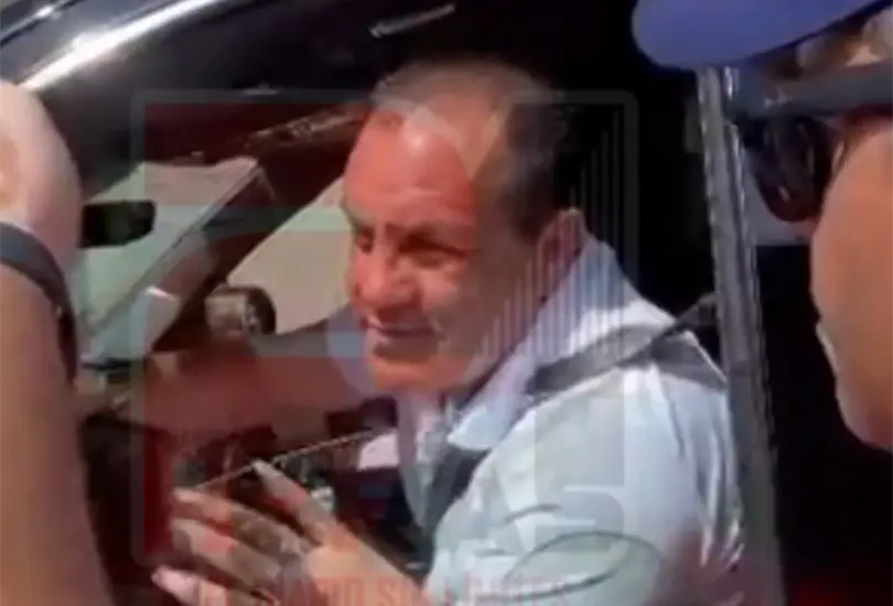 Un video difundido en redes sociales mostr&oacute; el momento exacto en que el exjugador arrib&oacute; al inmueble.