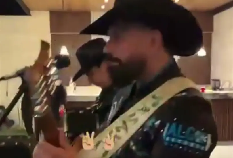 El cantante principal, Arturo, perdi&oacute; la vida tras recibir impactos de bala de manera directa.