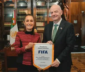 Sheinbaum se re&uacute;ne con Gianni Infantino para supervisar preparativos del Mundial 2026 en M&eacute;xico