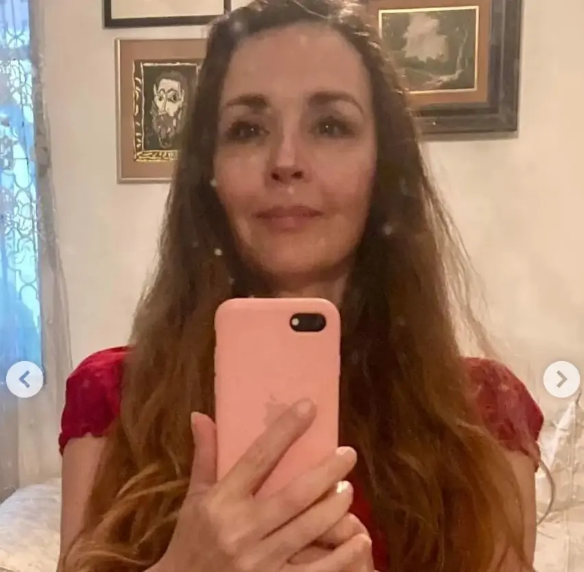Actualmente tiene 54 años y se mantiene en contacto con sus fans por medio de sus redes sociales, donde comparte selfies y sus posturas políticas a favor de Morena.