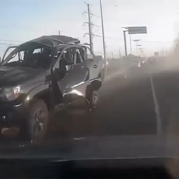 Explota camioneta tras salir del AIFA; muere "El Pay&iacute;n" en presunto ataque