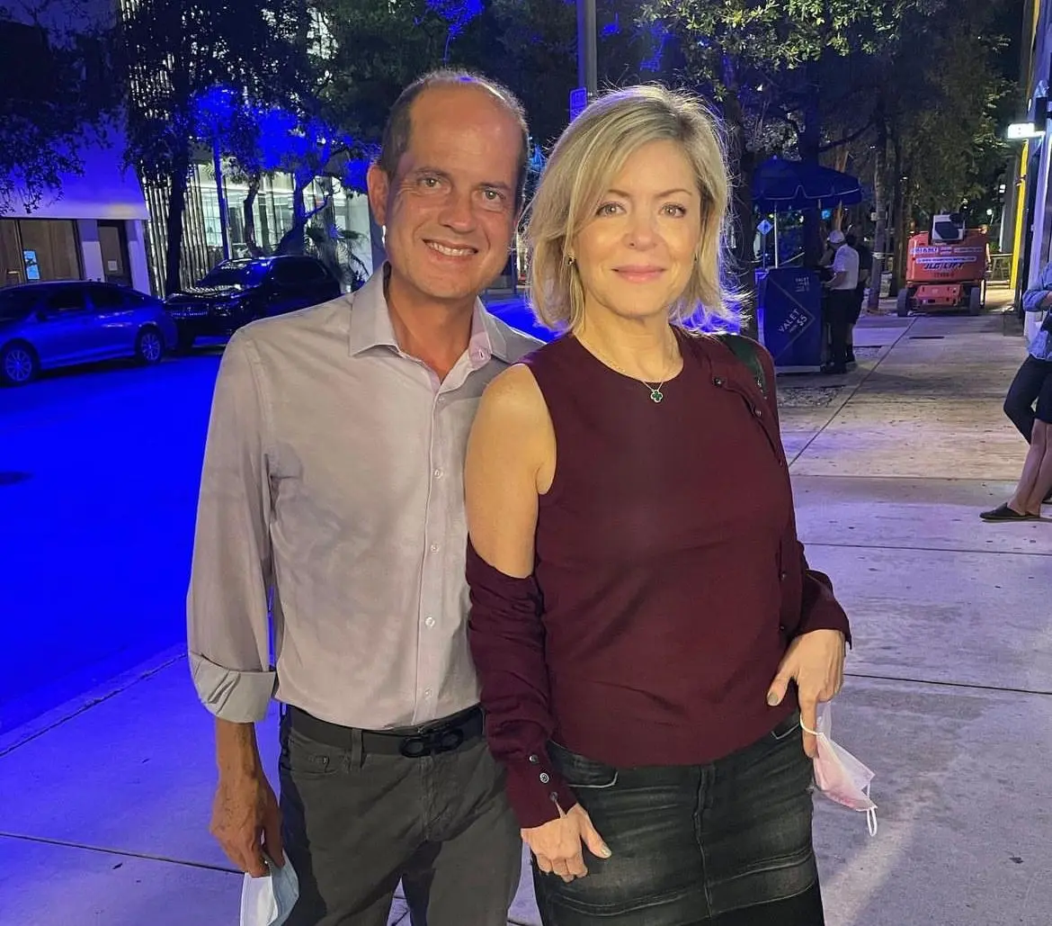 En la historia, Isabel era una joven dulce y soñadora que tenía el sueño de convertirse en una reconocida bailarina, pero su vida se complica tras la muerte de su madre.