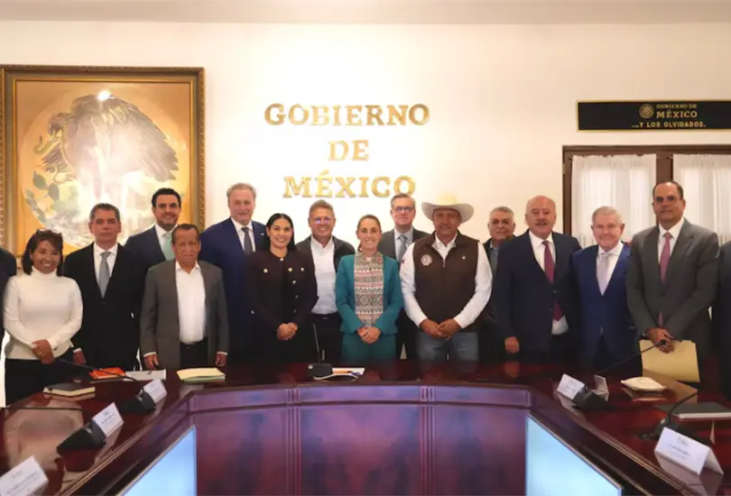 Productores, ingenios y la presidenta analizaron la caída de precios del azúcar, la sobreoferta y la competencia extranjera. Productores, ingenios y la presidenta analizaron la caída de precios del azúcar, la sobreoferta y la competencia extranjera.