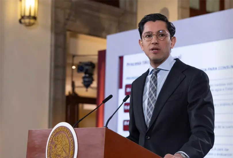 Roberto Velasco ha constru&iacute;do una larga carrera dentro del servicio p&uacute;blico.