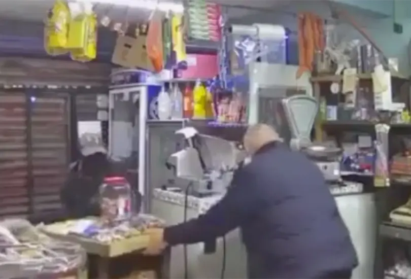 Hasta el momento no se ha confirmado la detenci&oacute;n del agresor.