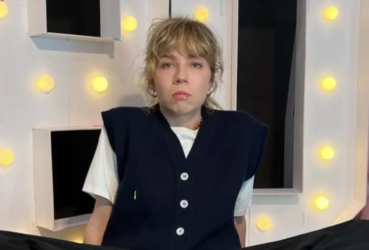 Tambi&eacute;n incursion&oacute; en la m&uacute;sica entre 2009 y 2012, lanzando sencillos y un &aacute;lbum con influencias de country pop, aunque no logr&oacute; el mismo &eacute;xito que ten&iacute;a como actriz.