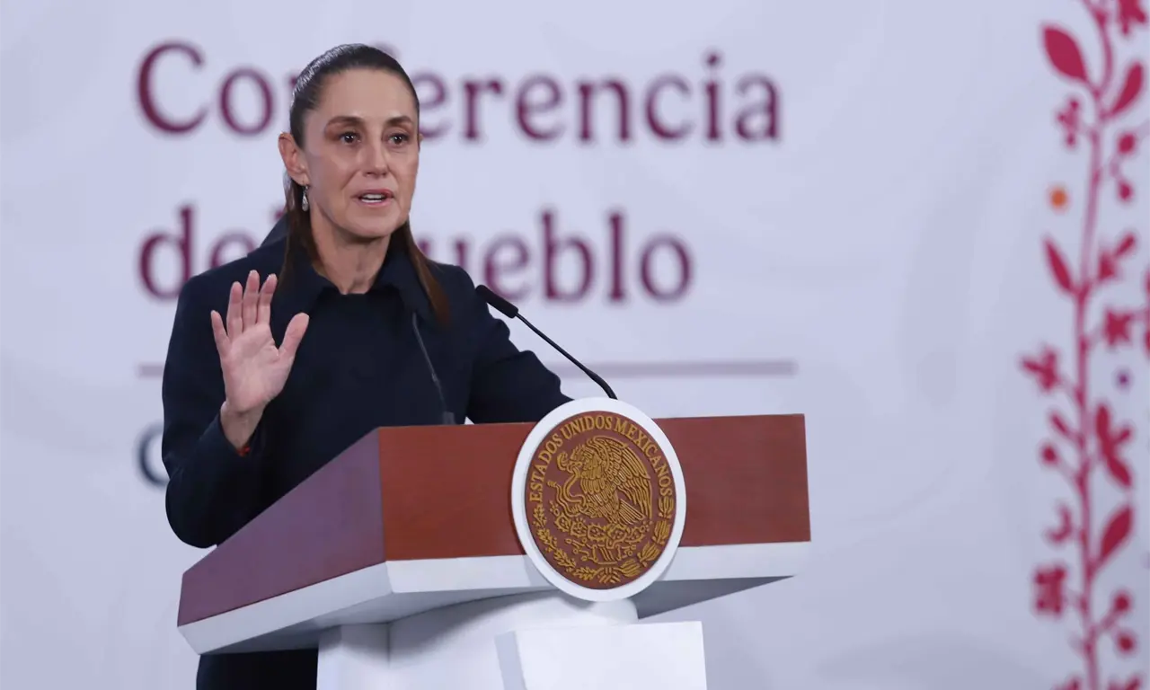  Sheinbaum logra acuerdo para bajar el precio del diésel en todo México 