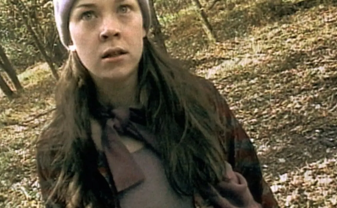 Despu&eacute;s del fen&oacute;meno cultural que represent&oacute; la primera pel&iacute;cula, esta secuela tom&oacute; un rumbo completamente distinto al abandonar el formato de falso documental. En su lugar, opt&oacute; por una narrativa m&aacute;s convencional, lo que decepcion&oacute; a los fans que esperaban una experiencia similar. La pel&iacute;cula fue criticada por su falta de coherencia y por no generar el mismo impacto psicol&oacute;gico que su antecesora.