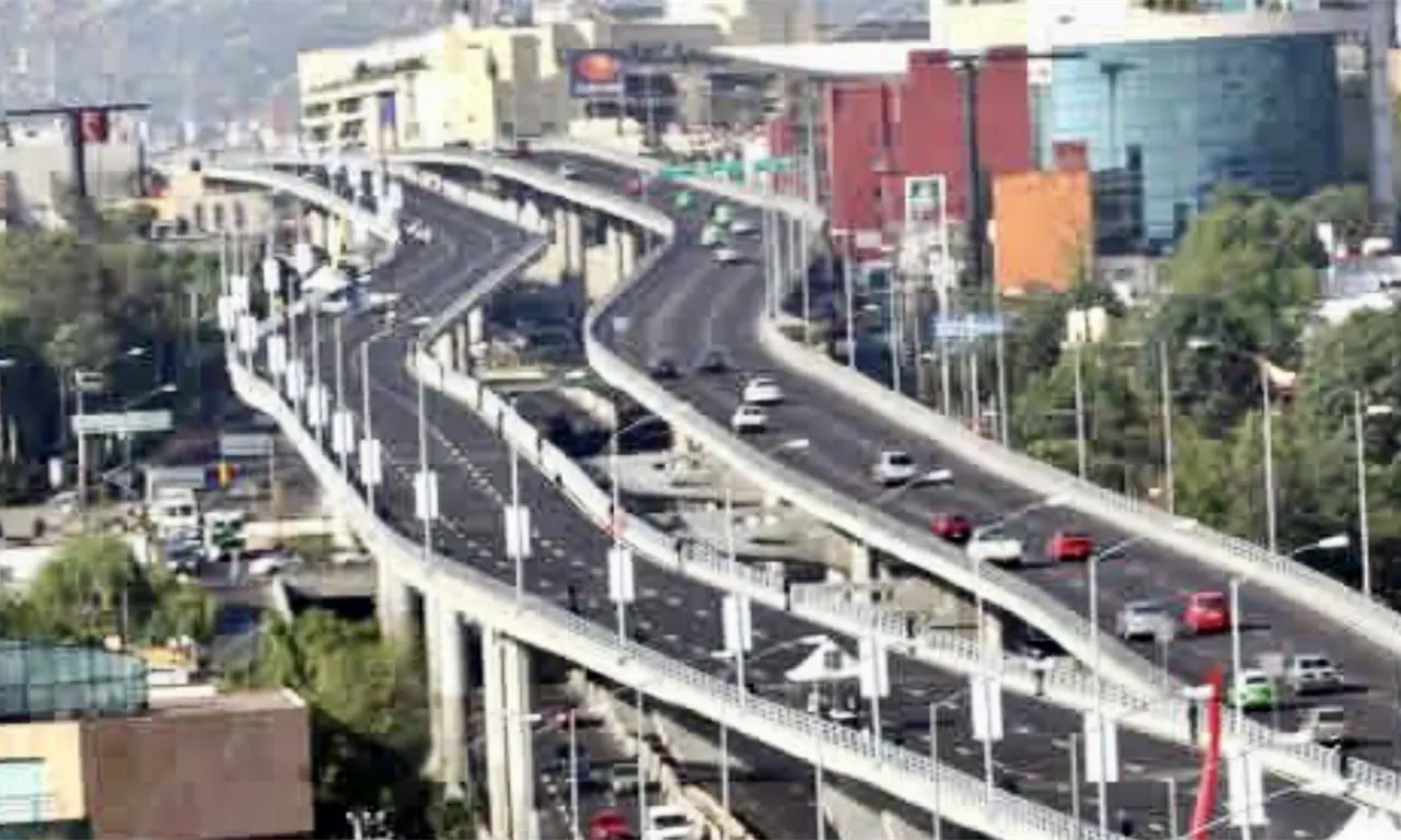  Muere uno de los ladrones que huyó en moto en sentido contrario en el Periférico 