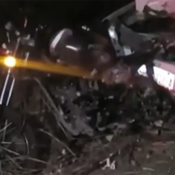 Encuentran a ni&ntilde;a herida tras brutal choque donde murieron su madre y un menor; buscan a su familia