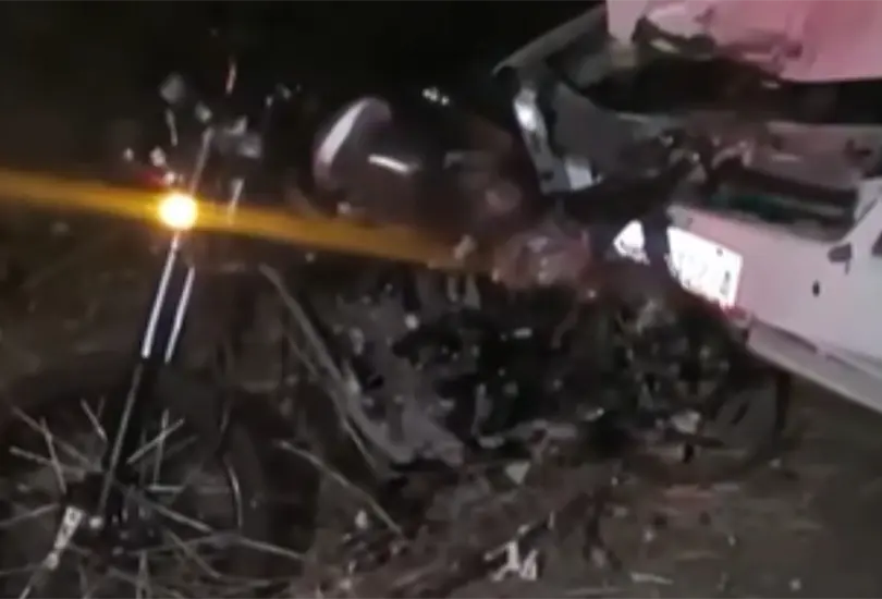 Encuentran a ni&ntilde;a herida tras brutal choque donde murieron su madre y un menor; buscan a su familia