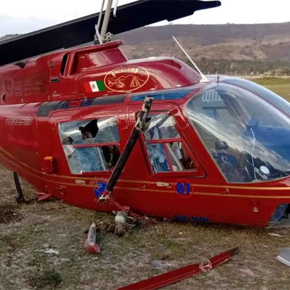Terror en el aire: helicoptero tur&iacute;stico pierde el control y cae en Presa del Bosque, Michoac&aacute;n | VIDEO