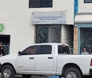 ¿Quién es Jesús Maximiano, el médico que habría aplicado sueros vitaminados relacionados con al menos 6 muertes? ¿Quién es Jesús Maximiano, el médico que habría aplicado sueros vitaminados relacionados con al menos 6 muertes?