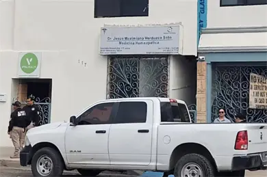 &iquest;Qui&eacute;n es Jes&uacute;s Maximiano, el m&eacute;dico que habr&iacute;a aplicado sueros vitaminados relacionados con al menos 6 muertes?