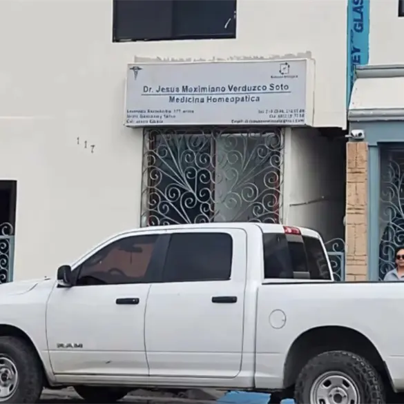 &iquest;Qui&eacute;n es Jes&uacute;s Maximiano, el m&eacute;dico que habr&iacute;a aplicado sueros vitaminados relacionados con al menos 6 muertes?