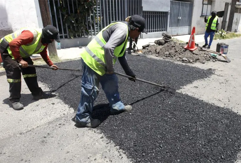 Las labores de bacheo en Puebla.