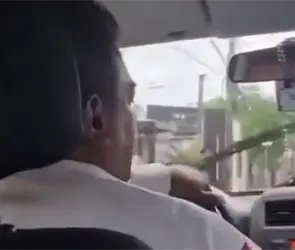 Viaje de terror: taxista "secuestra" a turista y lo obliga a pagar doble en Playa del Carmen