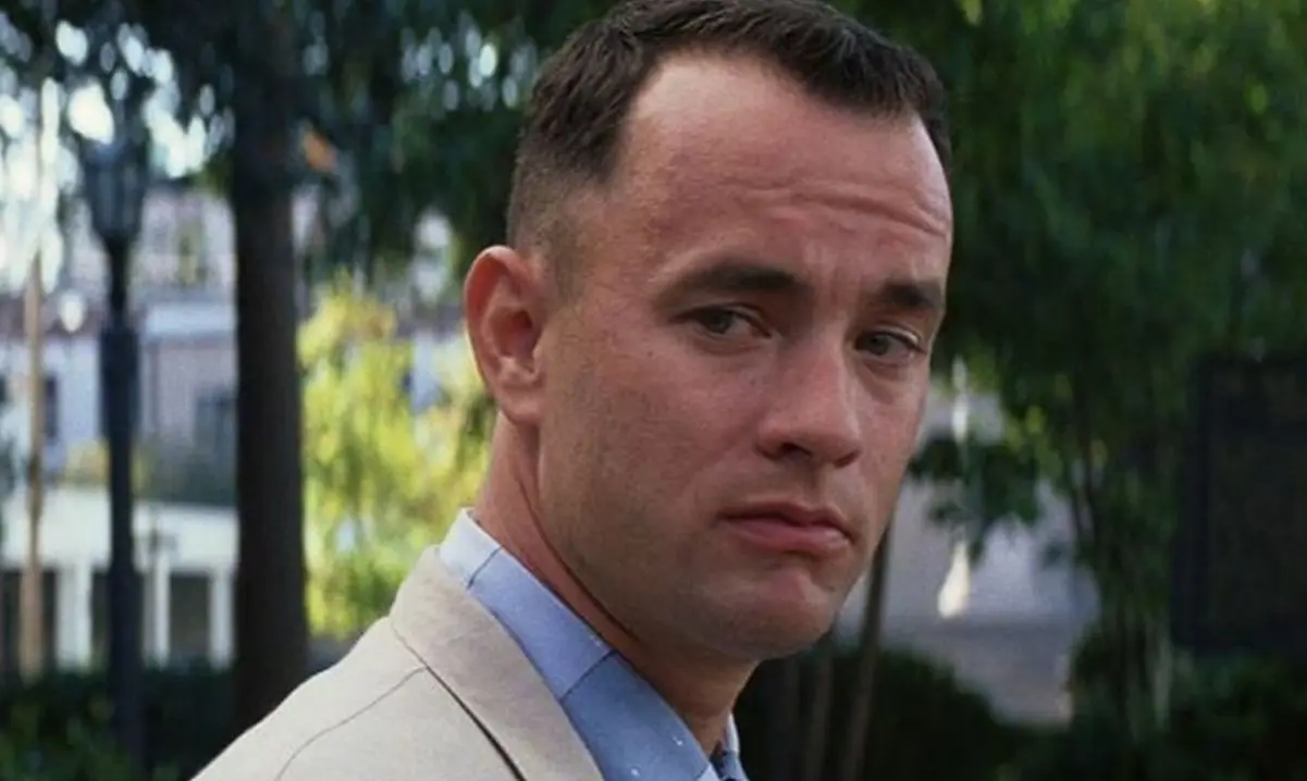 Travolta fue una de las principales opciones para protagonizar la historia de Forrest Gump. Sin embargo, decidió no aceptar el proyecto, en parte por priorizar otros trabajos. El papel terminó en manos de Tom Hanks, quien ganó el Oscar a Mejor actor gracias a una actuación entrañable y emotiva. La película se convirtió en un fenómeno cultural y ganó seis premios Oscar. Travolta fue una de las principales opciones para protagonizar la historia de Forrest Gump. Sin embargo, decidió no aceptar el proyecto, en parte por priorizar otros trabajos. El papel terminó en manos de Tom Hanks, quien ganó el Oscar a Mejor actor gracias a una actuación entrañable y emotiva. La película se convirtió en un fenómeno cultural y ganó seis premios Oscar.